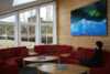 Tastefull decorated and spacious livingroom area in Aurora guest house